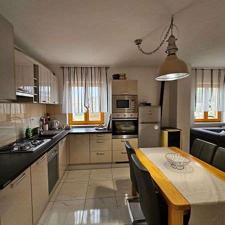 Lovro #1 & #2 Apartments Cres Dış mekan fotoğraf