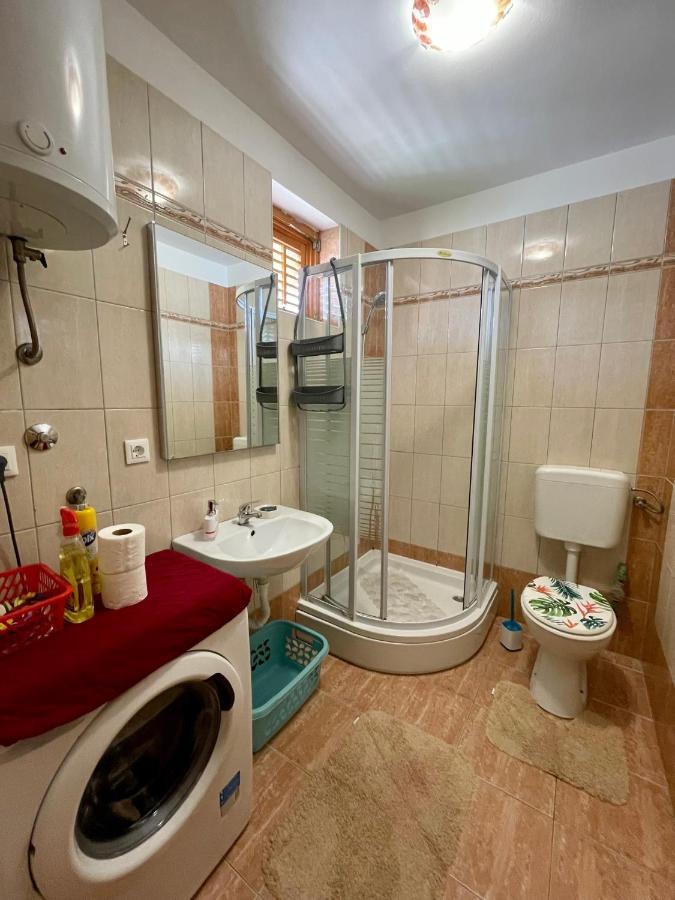 Lovro #1 & #2 Apartments Cres Dış mekan fotoğraf