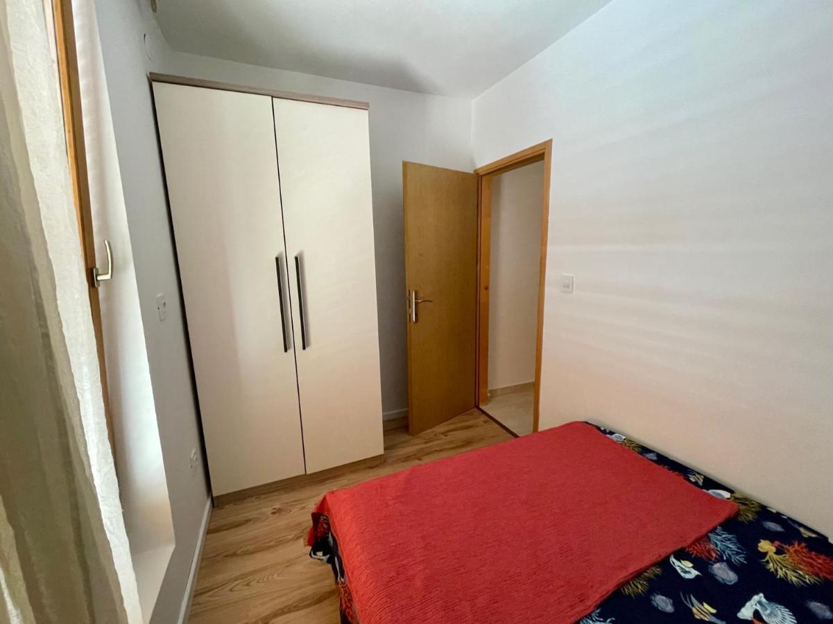 Lovro #1 & #2 Apartments Cres Dış mekan fotoğraf