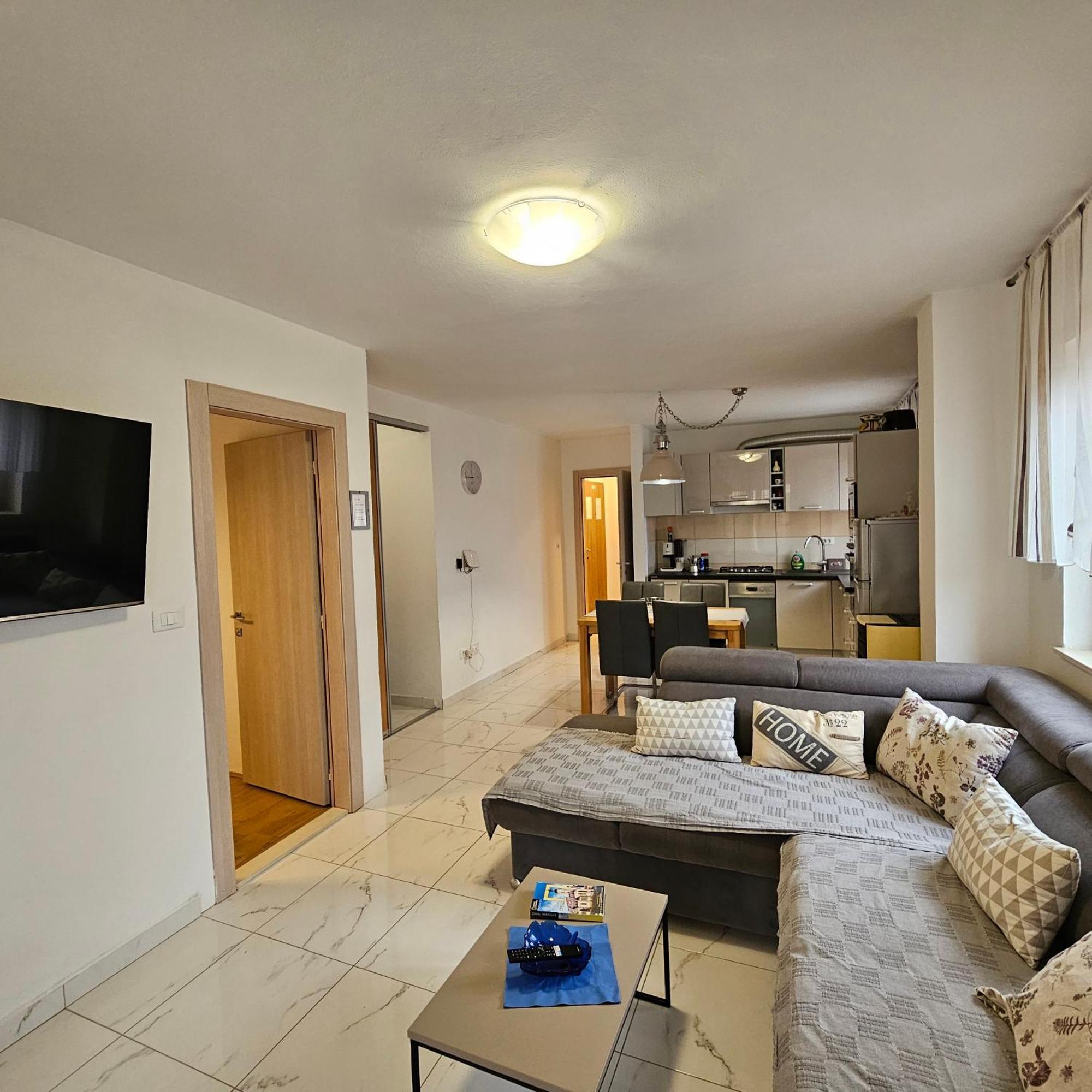 Lovro #1 & #2 Apartments Cres Dış mekan fotoğraf