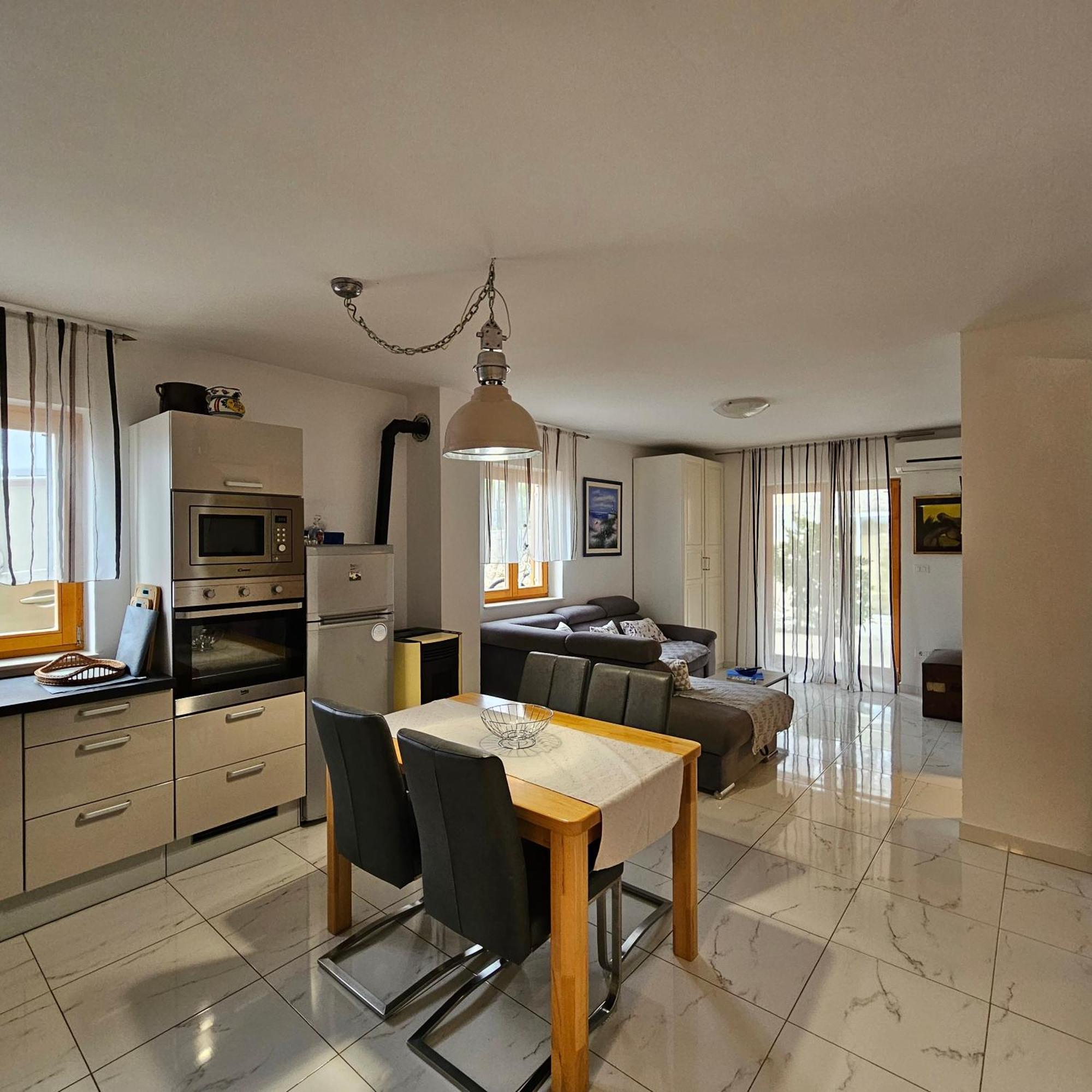 Lovro #1 & #2 Apartments Cres Dış mekan fotoğraf