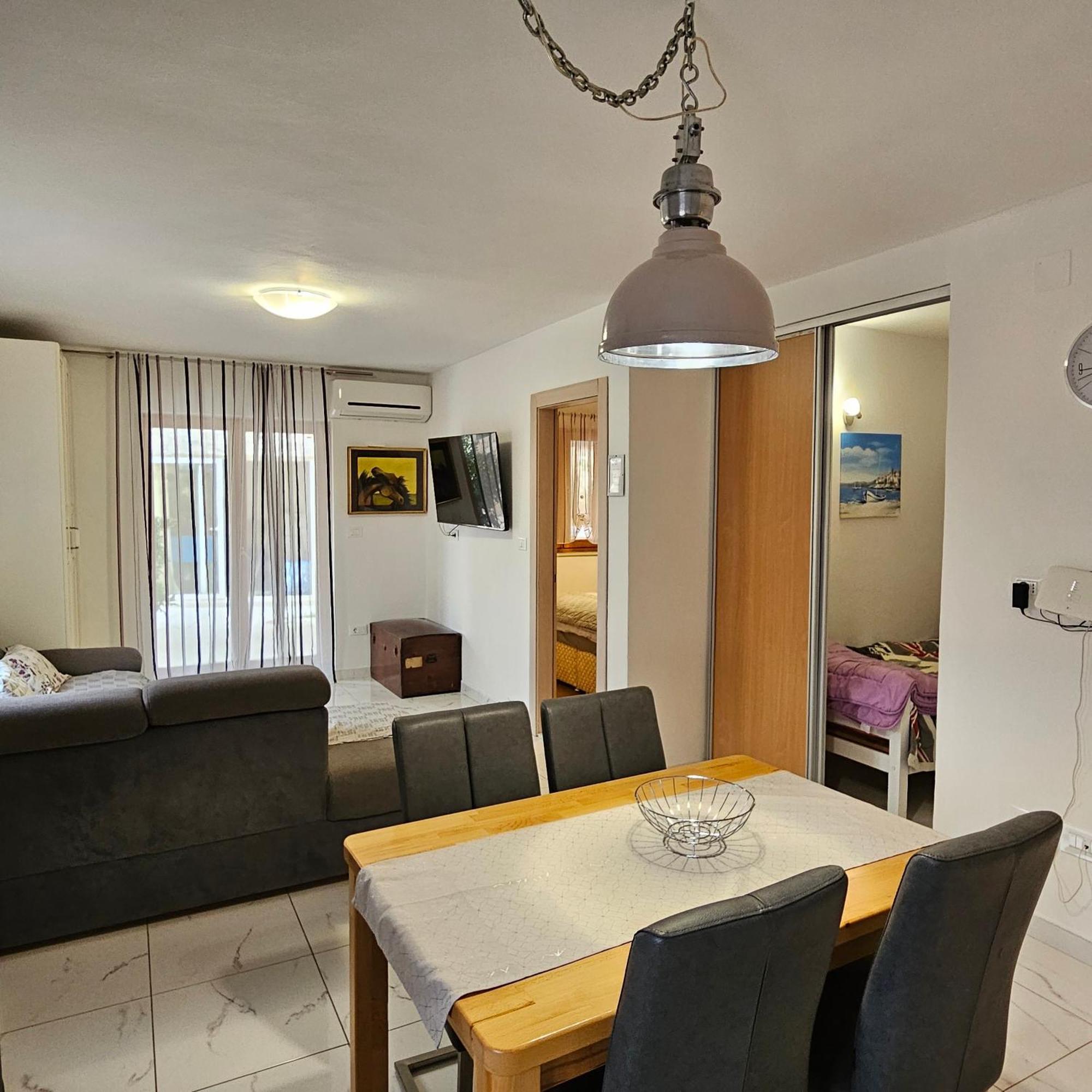 Lovro #1 & #2 Apartments Cres Dış mekan fotoğraf